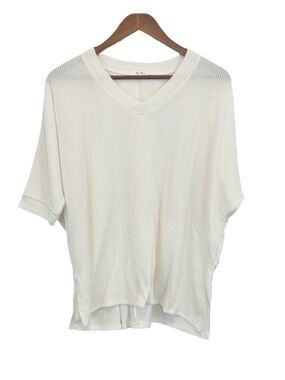 Tres Bien Cream Short Sleeve V-Neck Top